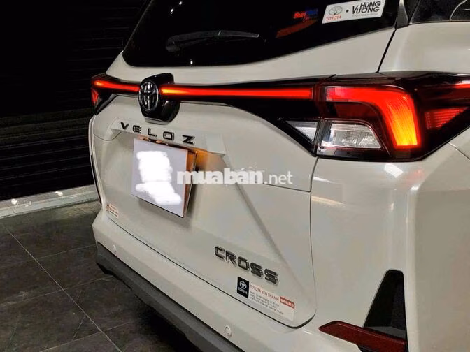 Toyota Veloz Cross Top Trắng 7 chỗ 70000 km