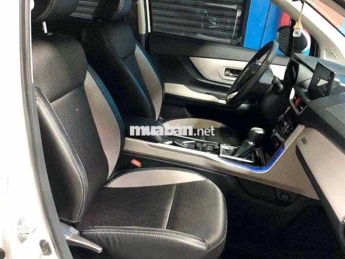 Toyota Veloz Cross Top Trắng 7 chỗ 70000 km