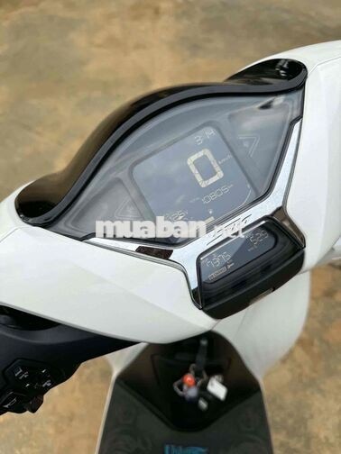 Honda SH150i 2022 Trắng 10800 km