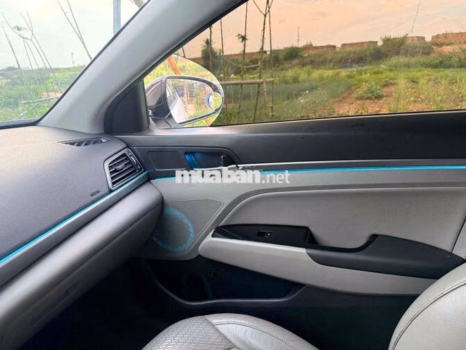 Hyundai Elantra 2016 AT 1.6 bản full Trắng