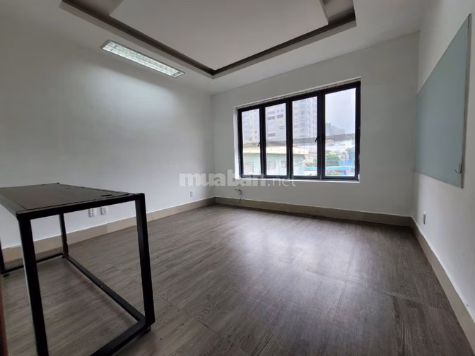 Văn phòng 30m2 chính chủ Quận 1 !
