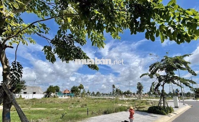 Đất nền cách sân bay Long Thành 4km - Giá 10triệu/m2 - Sổ hồng riêng