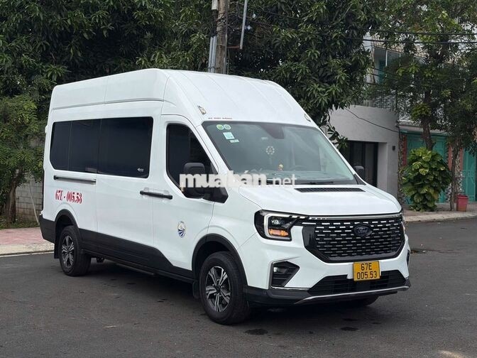 Ford Transit Premium 2024 màu trắng - 57000km