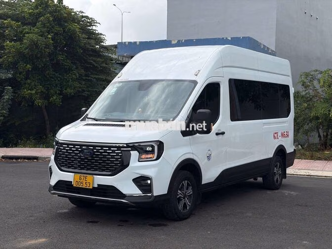 Ford Transit Premium 2024 màu trắng - 57000km