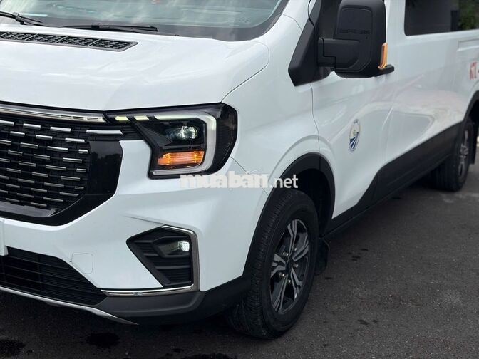Ford Transit Premium 2024 màu trắng - 57000km