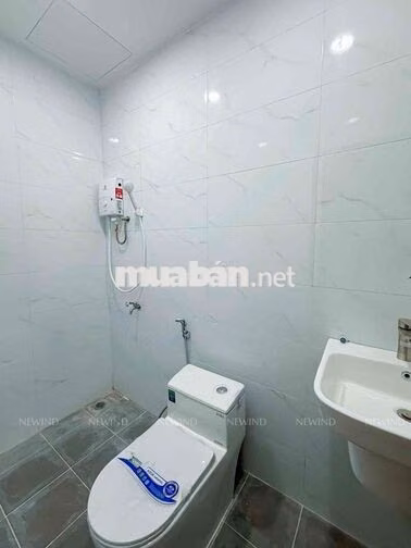 STUDIO BAN CÔNG RỘNG THOÁNG GẦN TRUNG TÂM QUẬN 7