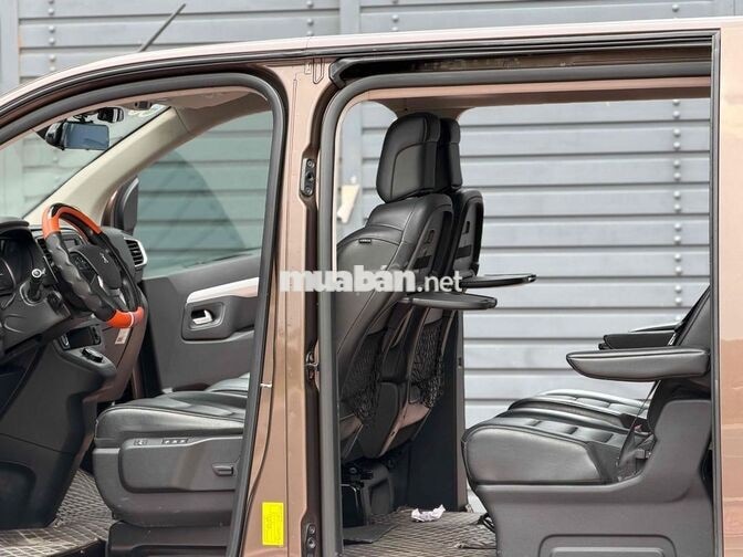 Peugeot Traveller Luxury 2019 Nâu