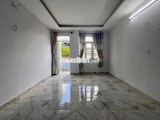 cho thuê nhà 1/ quang trung gv 2pn 3wc 11,5tr
