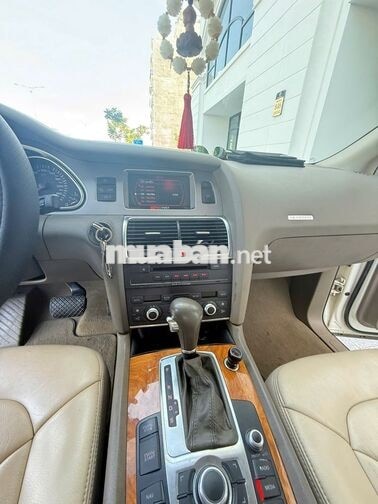 Audi Q7 2009 Trắng 7 chỗ Đức 91.000 km