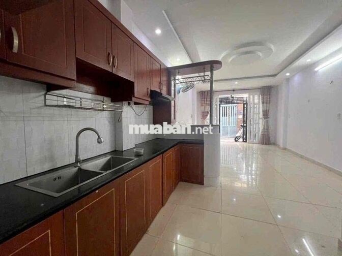 cho thuê nhà 1/ quang trung gv 2pn 3wc 11,5tr