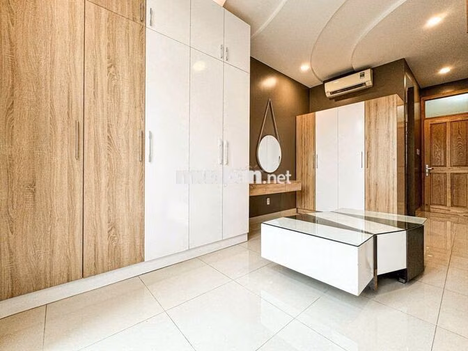Bán nhà ngay Trường Chinh, Ngã tư An Sương Quận 12 dọn vào ở ngay