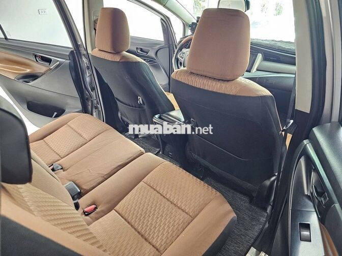 Toyota Innova 2.0E 2017 Số sàn. Zin cả xe. Đẹp Quá