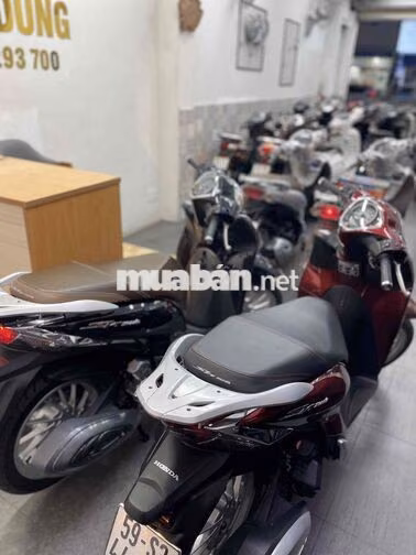 Honda SH Mode Bạc