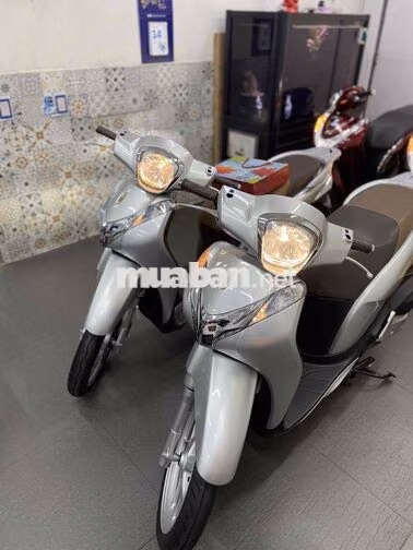 Honda SH Mode Bạc