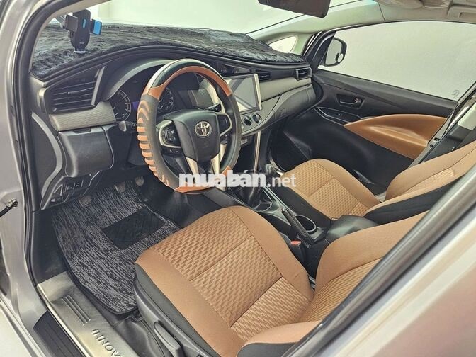 Toyota Innova 2.0E 2017 Số sàn. Zin cả xe. Đẹp Quá