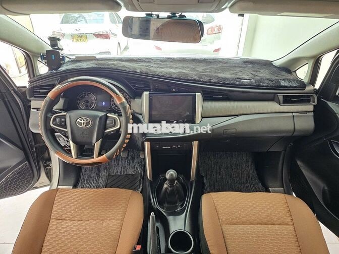 Toyota Innova 2.0E 2017 Số sàn. Zin cả xe. Đẹp Quá