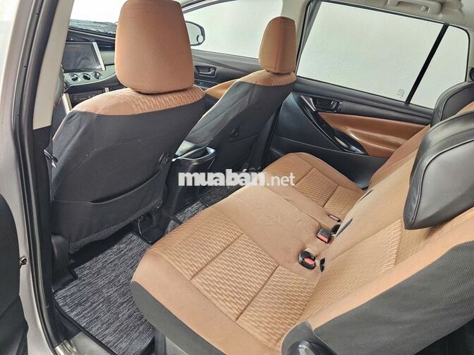 Toyota Innova 2.0E 2017 Số sàn. Zin cả xe. Đẹp Quá