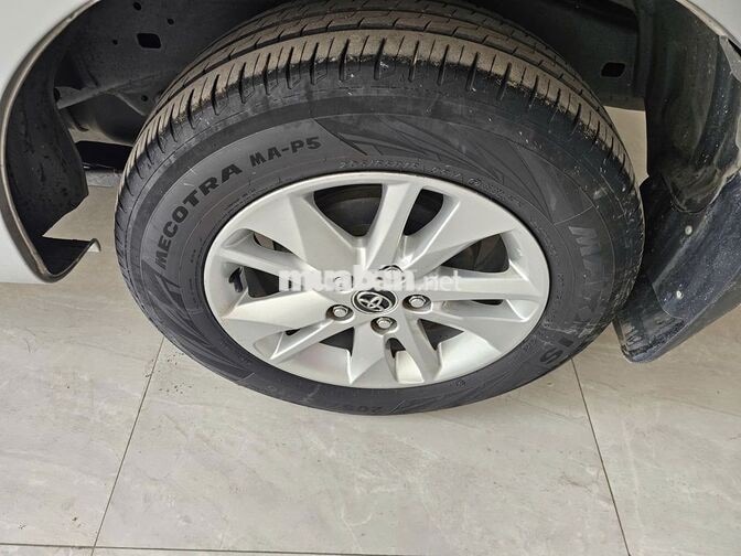 Toyota Innova 2.0E 2017 Số sàn. Zin cả xe. Đẹp Quá