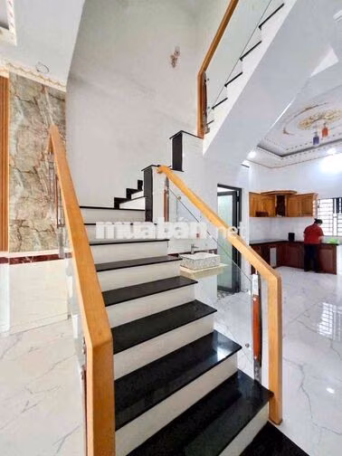 nhà 2 lầu 1 trệt Bình Chuẩn,Thuận An,Gần ngã tư miễu Ông cù,đường 7m