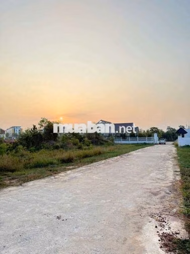 CHÍNH CHỦ CẦN BÁN GẤP LÔ ĐẤT 300M2.TẠI ĐƯỜNG TRẦN HƯNG ĐẠO-AN THỚI .