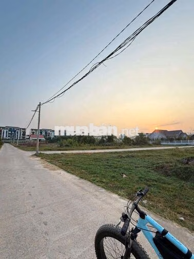 CHÍNH CHỦ CẦN BÁN GẤP LÔ ĐẤT 300M2.TẠI ĐƯỜNG TRẦN HƯNG ĐẠO-AN THỚI .