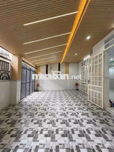 Nhà Tỉnh Lộ 10 Ngay Tên Lửa - Ngang Lớn 7,2m - Giá 5,3 Tỷ