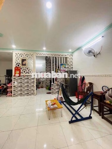 Nhà Tỉnh Lộ 10 Ngay Tên Lửa - Ngang Lớn 7,2m - Giá 5,3 Tỷ