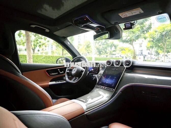 MERCEDES GLC 300 4MATIC MODEL 2024 BIỂN SỐ HCM