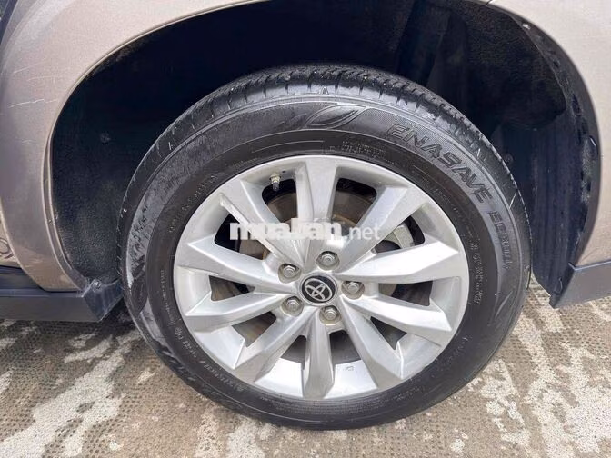 Innova Cross 2.0V 2024 Nâu - Giá còn thương lượng