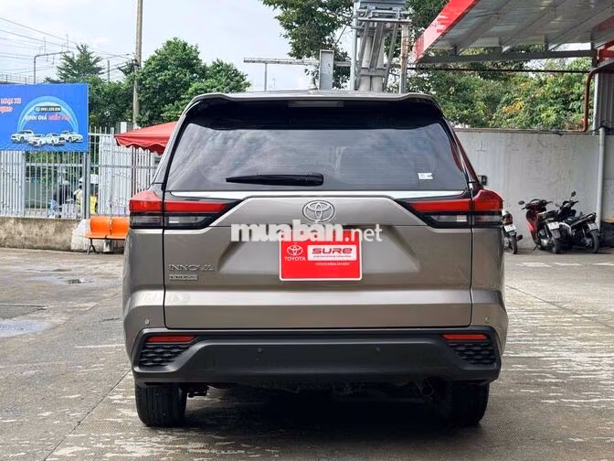 Innova Cross 2.0V 2024 Nâu - Giá còn thương lượng