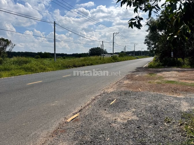 Với 2,4triệu/m2 sở hữu đất vườn 300m2 ngay TT chơn thành TP.Đồng nai.
