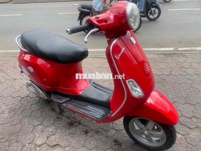 Piaggio Vespa Đỏ 150. nhập ý