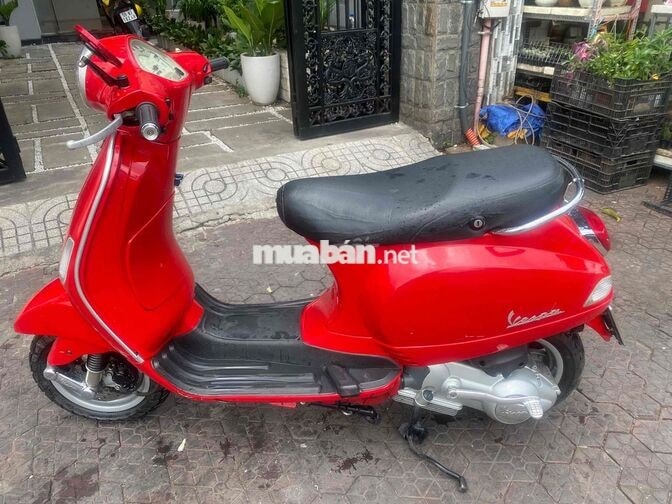 Piaggio Vespa Đỏ 150. nhập ý