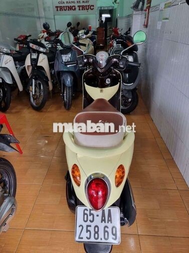 Yamaha Mio Classico Tự động Vàng kem