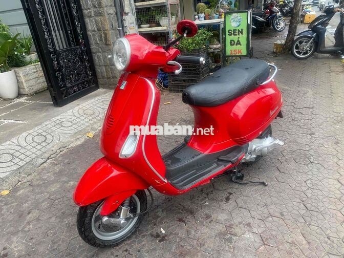Piaggio Vespa Đỏ 150. nhập ý