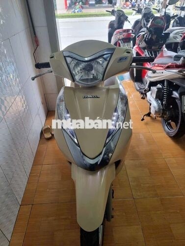 Honda Lead 2023 Vàng kem 15337 km