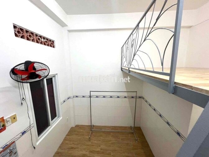 TRỌ GÁC CAO CỬA SỔ TRỜI GẦN ĐH TDT