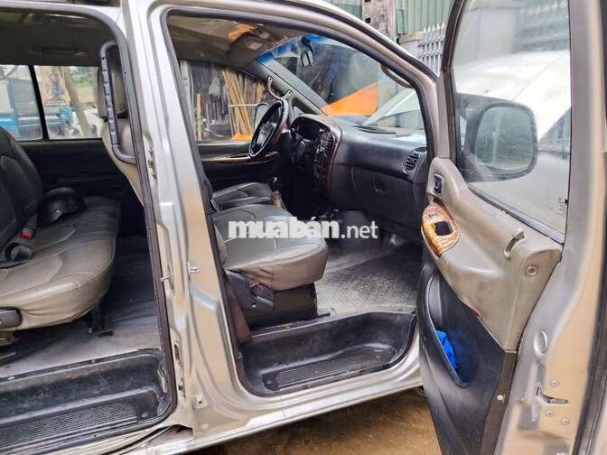 Xe khách Hyundai 6 chỗ Bạc