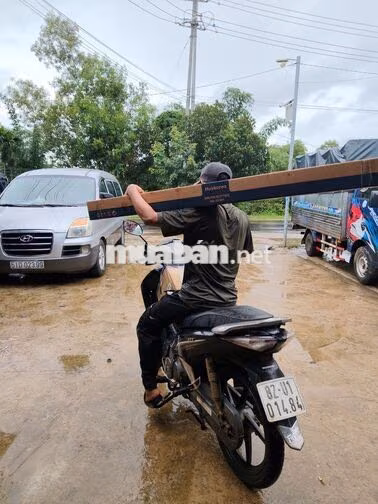 Xe khách Hyundai 6 chỗ Bạc
