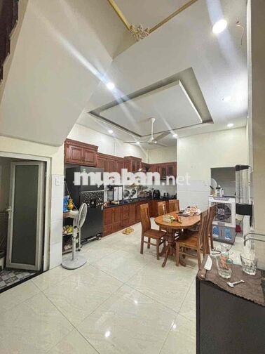 nhà 4 tầng khu đồng bộ gần bênhn viện Thủ Đức chợ Tam Hà 4pn hẻm 8m