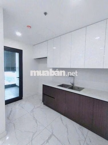 BÁN GẤP CĂN GÓC 4PN 132M2 SUNSHINE SKY CITY - GIÁ BÁN 8 TỶ 8 BTP - TL