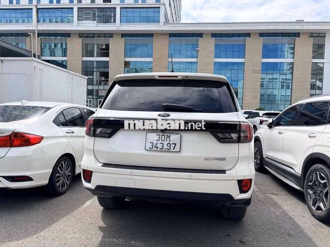Ford Everest 2025 Trắng 15000 km