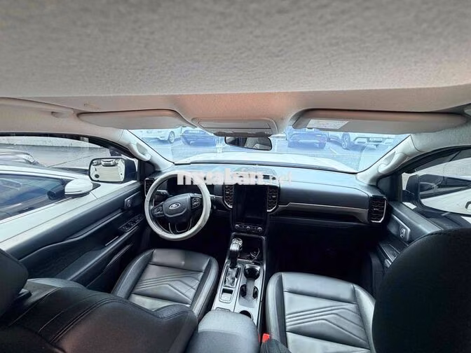 Ford Everest 2025 Trắng 15000 km