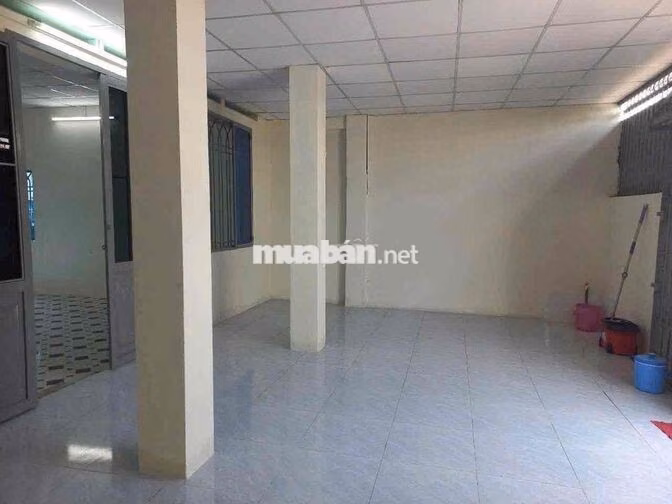cho thuê kho xưởng sạch sẽ Bà điểm