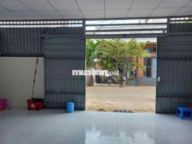 cho thuê kho xưởng sạch sẽ Bà điểm