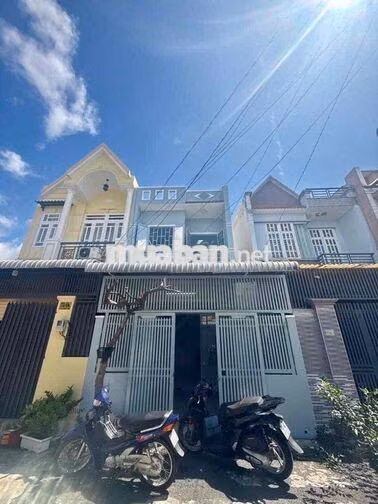 NHÀ HXH - XUÂN THỚI THƯỢNG 2TẦNG - 2 PHÒNG TRỌ RIÊNG BIỆT -HM