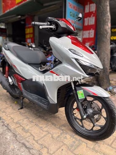 Honda Air Blade 125 ABS 2026 Trắng đỏ 600km
