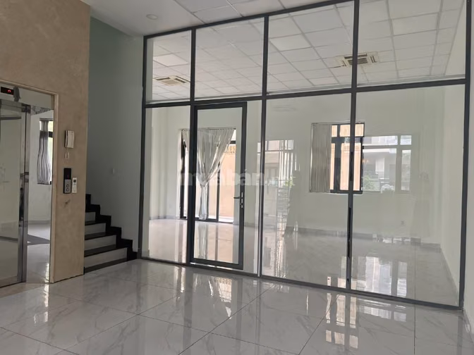 Cho thuê biệt thự văn phòng 10x20 Him Lam Kênh Tẻ giá 90T/tháng 