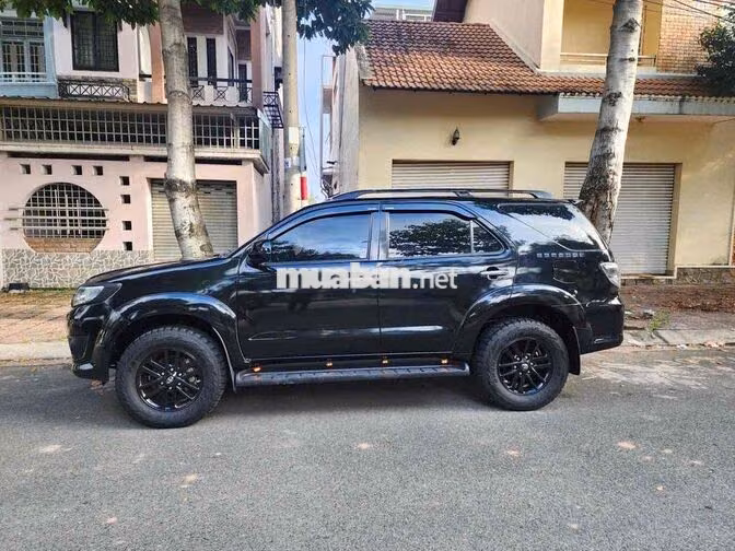 Toyota Fortuner 2014 Số tự động Đen 7 chỗ