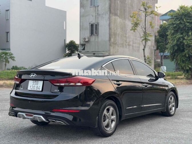 Hyundai Elantra 2017 Số sàn Đen